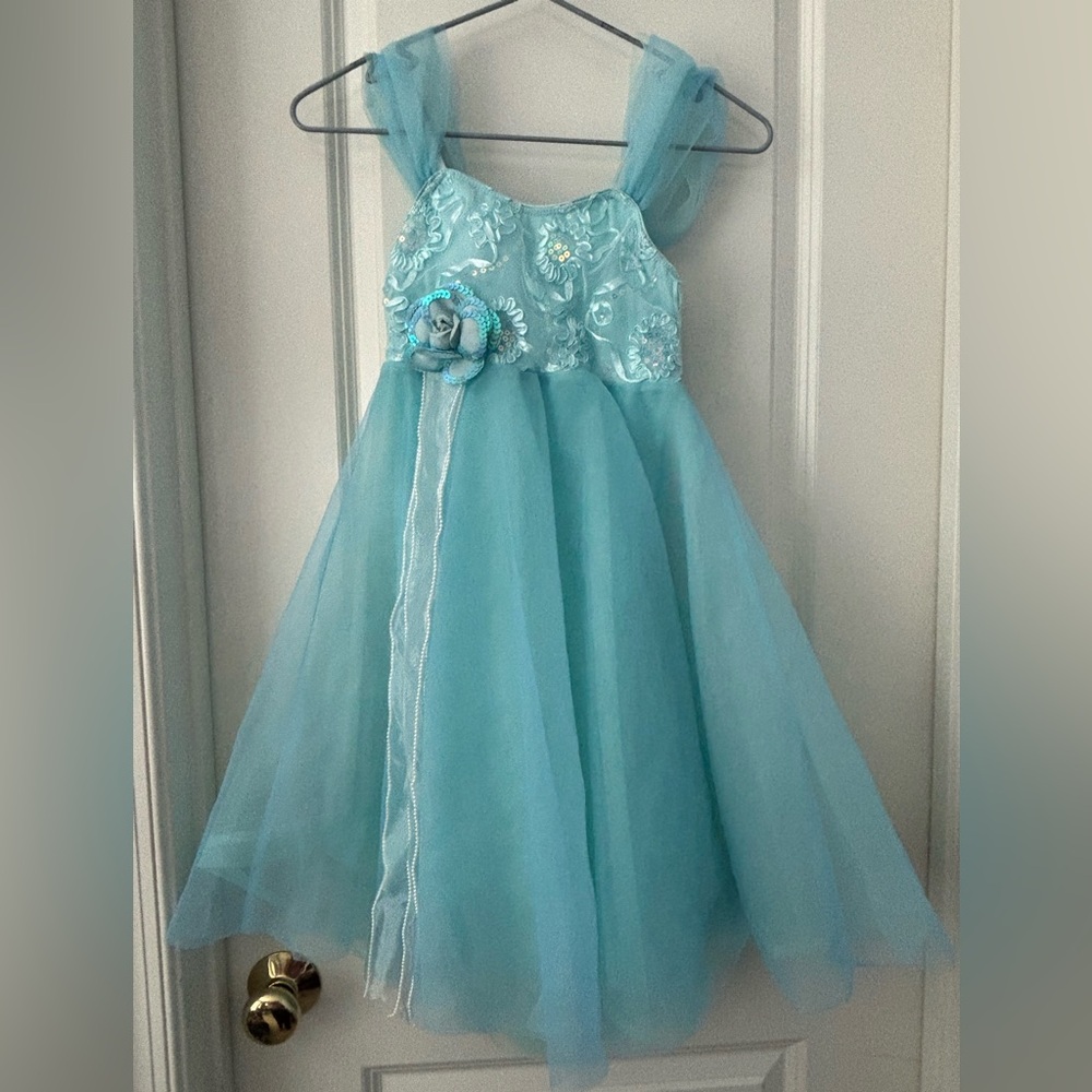 Elegant Blue Ballet Costume with Floral Detail
